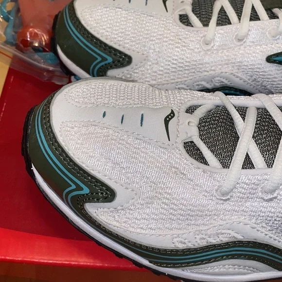 Saucony Women's White and Blue Running Shoes - Picture 7 of 11